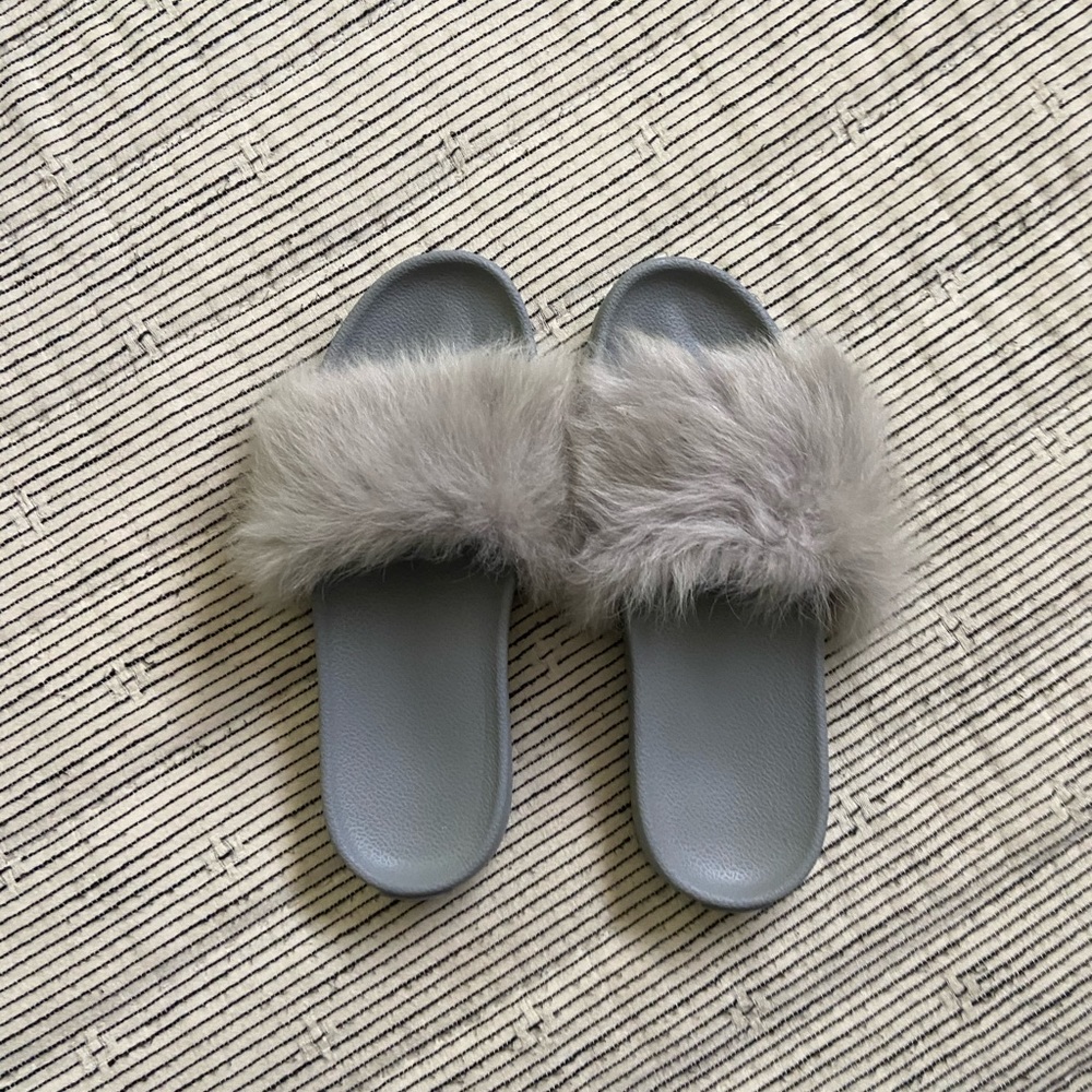 UGG Slides